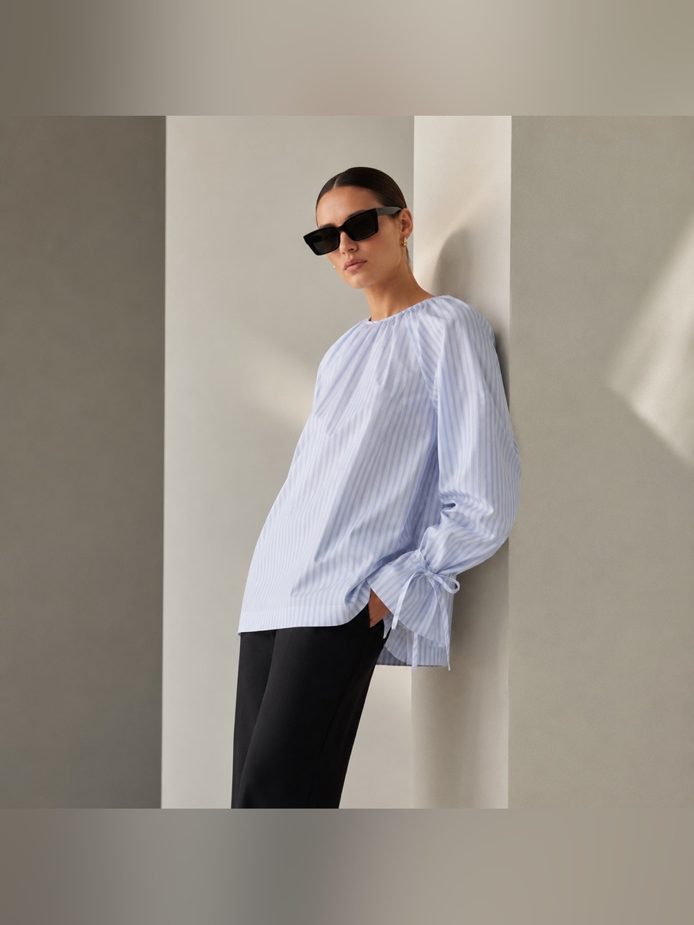 Victoria Beckham VVB Shirt Womens US 6 Blue White Striped Poplin Tie Cuff